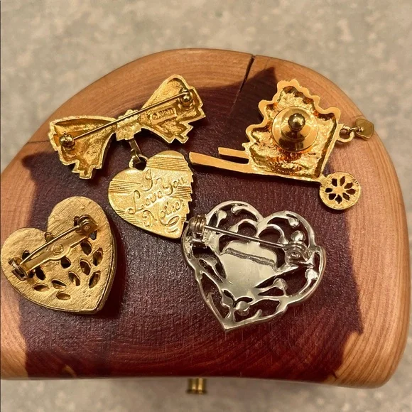 Elegant Gold and Silver Heart Brooch Bundle (4) - Picture 2 of 6